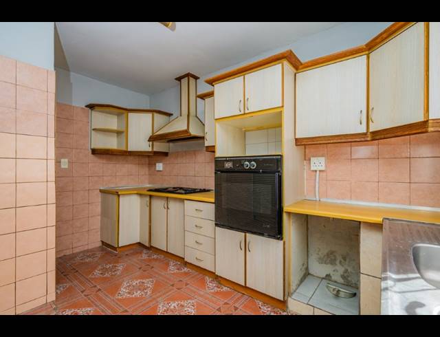 4 BEDROOM MAISONETTE TO LET IN RESERVOIR HILLS
